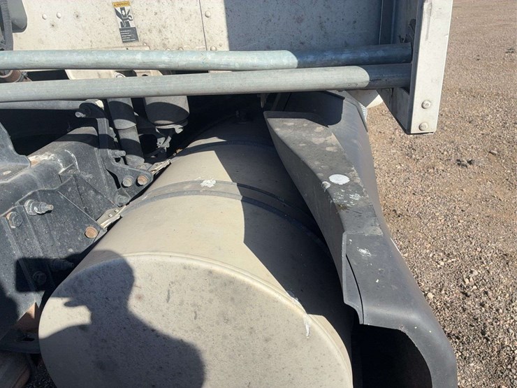 2017-kenworth-t680-image-19