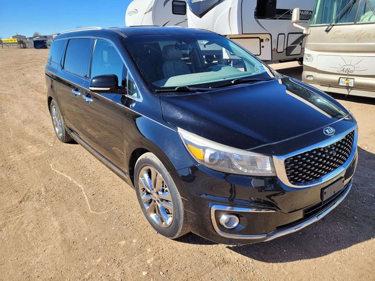 2016-kia-sedona-image-2