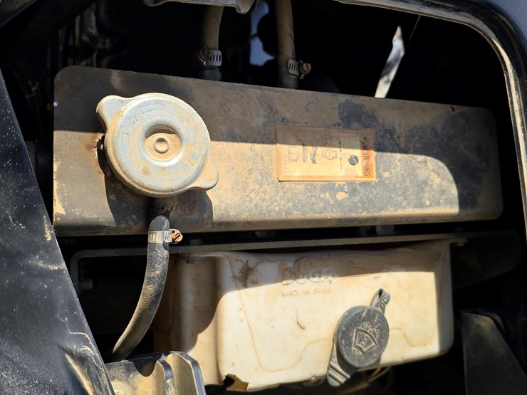 2003-challenger-mt855-image-87