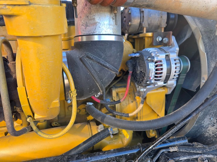 2008-peterbilt-388-image-38