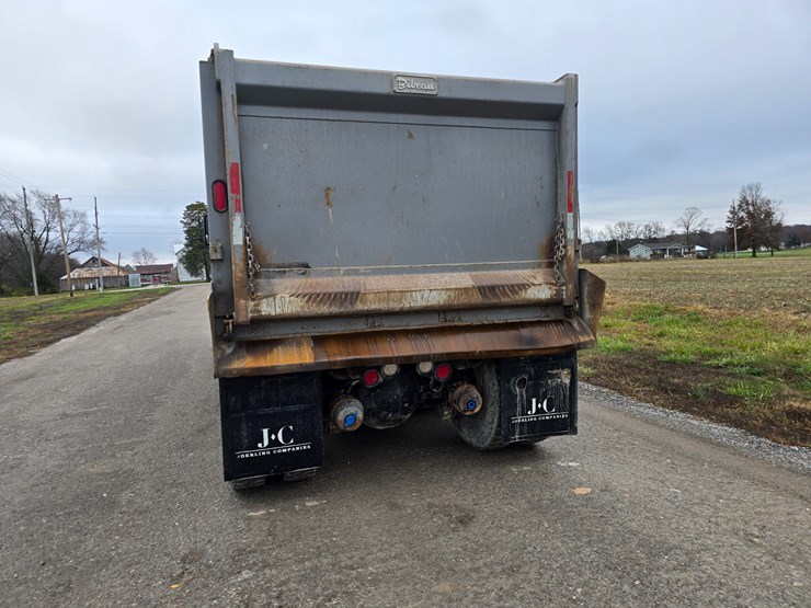 2020-peterbilt-567-image-25