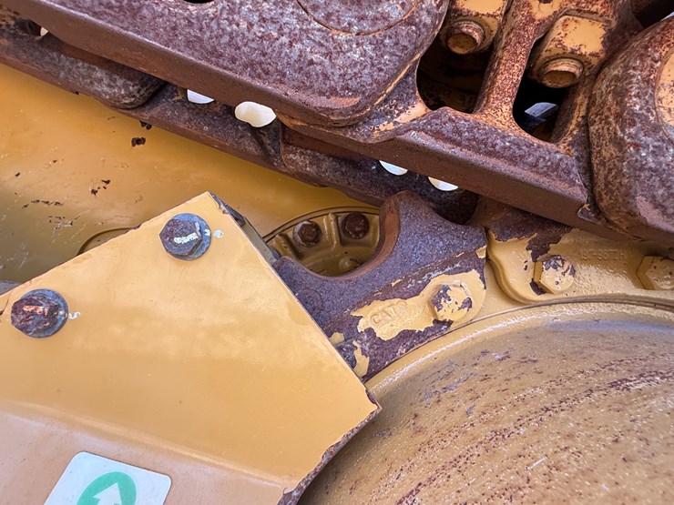 2023-caterpillar-953-image-30