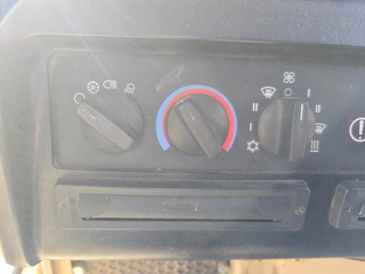 1999-caterpillar-d6r-xl-image-104