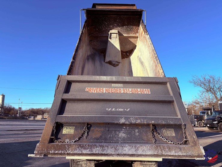 2018-freightliner-sd122-tri-axle-dump-truck-image-77