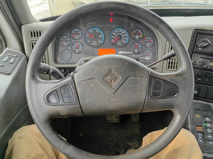 2011-international-transtar-8600-image-54