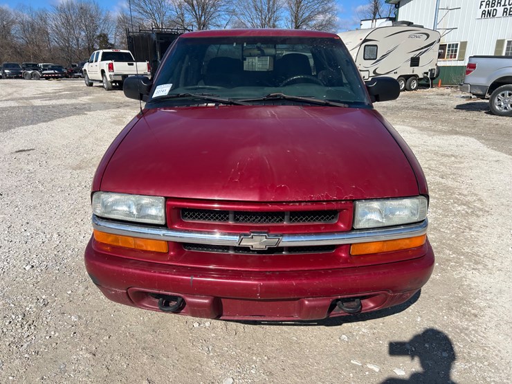 2003-chevrolet-s10-image-21