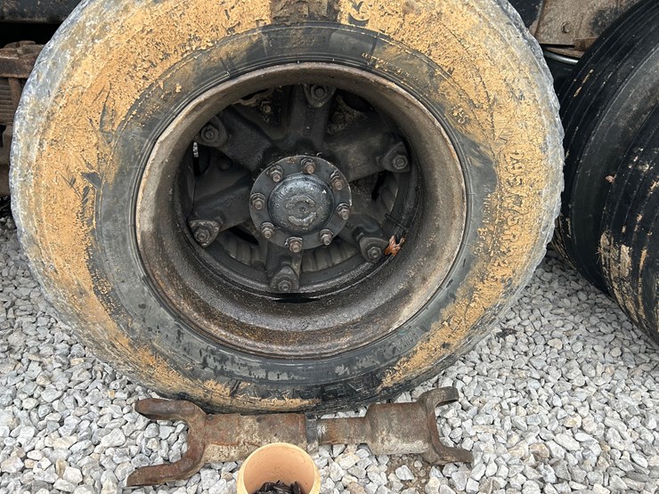 1988-peterbilt-357-image-48