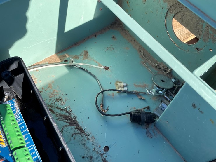 #3127-•-electrical-box-image-14