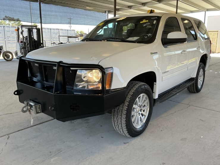 2013-chevrolet-tahoe-image-4