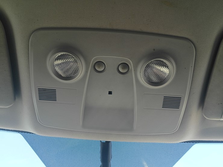 2013-chevrolet-traverse-image-40