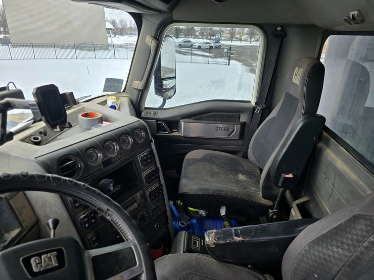 2012-caterpillar-660-image-100