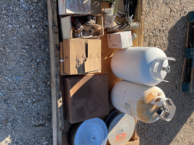 #3298-•-propane-bottles-and-propane-parts-image-1