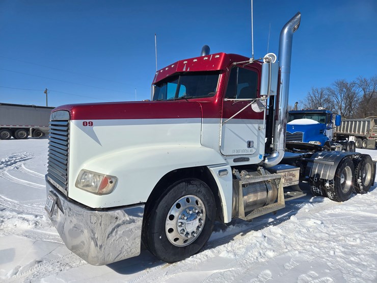 1995-freightliner-fld120-image-5