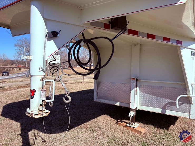 2007-delta-t/a-enclosed-gooseneck-trailer-image-11