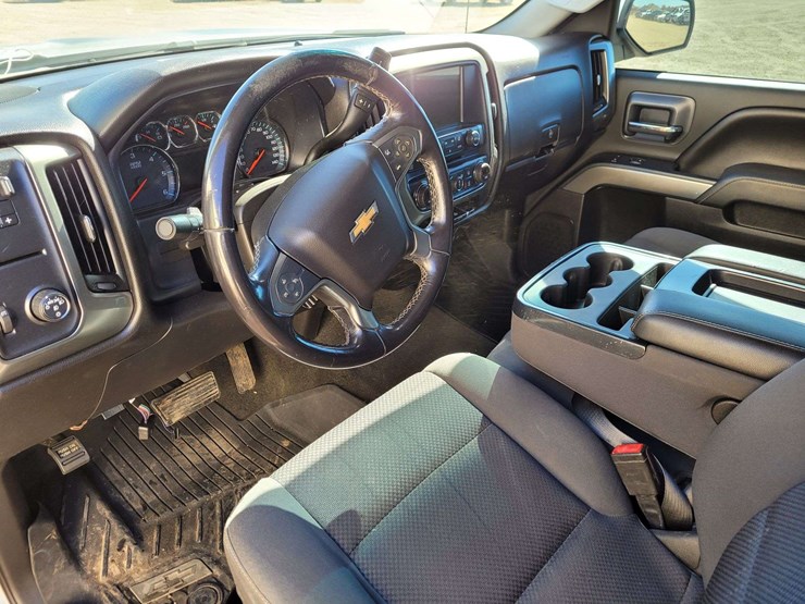 2019-chevrolet-silverado-1500-lt-image-13