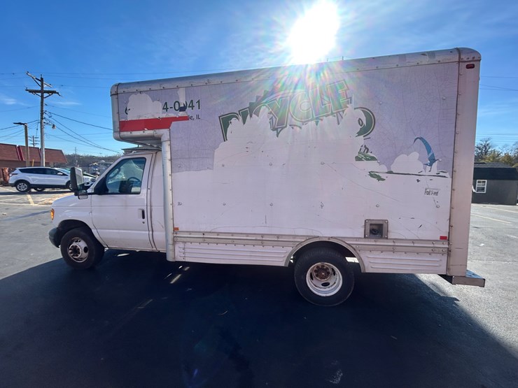 2006-ford-e450-image-11