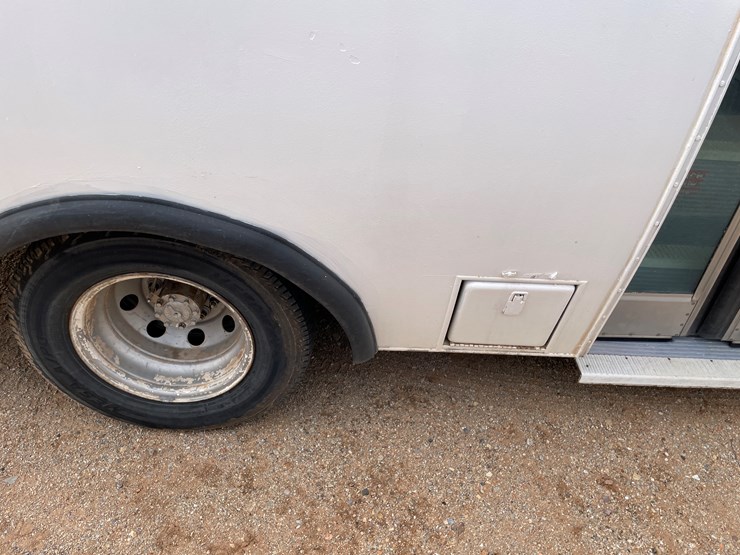 1998-ford-e350-image-29