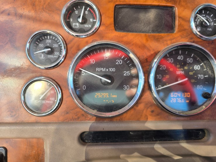 2008-peterbilt-388-image-54