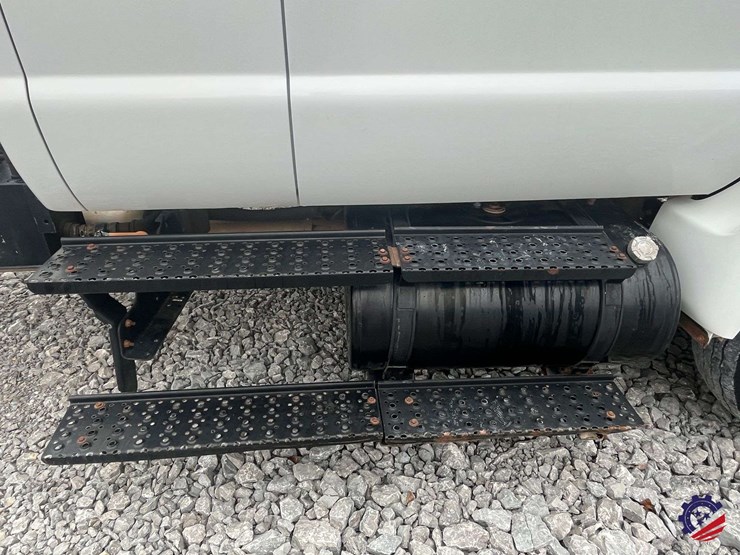 2004-ford-f650-image-37