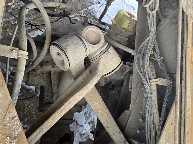 2012-caterpillar-660-image-75