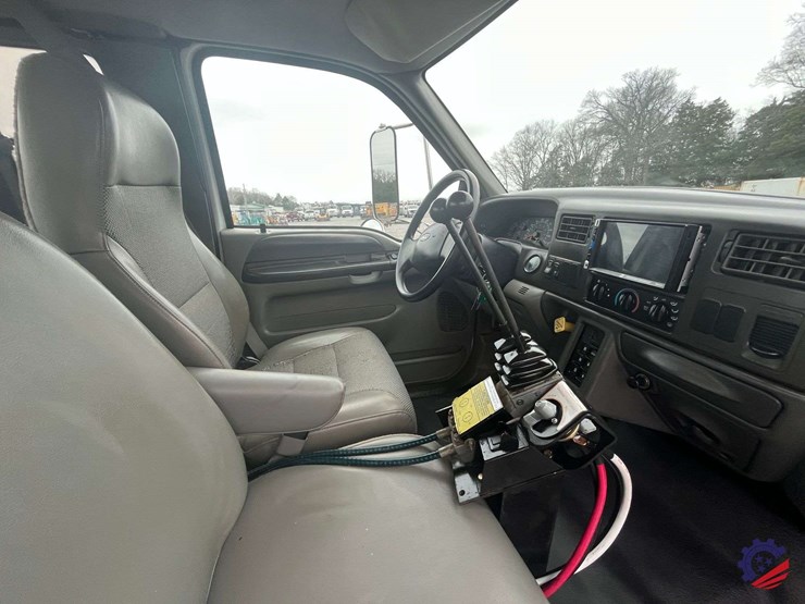 2004-ford-f650-image-64