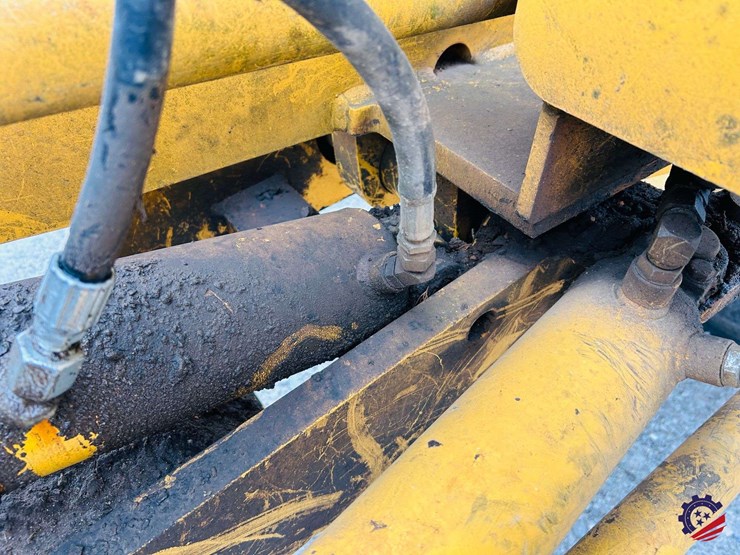 2003-volvo-g710b-image-71