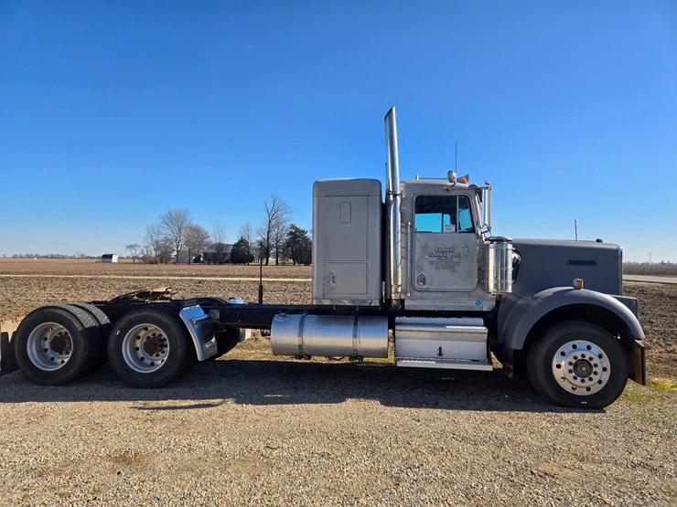 1986-kenworth-w900b-image-24