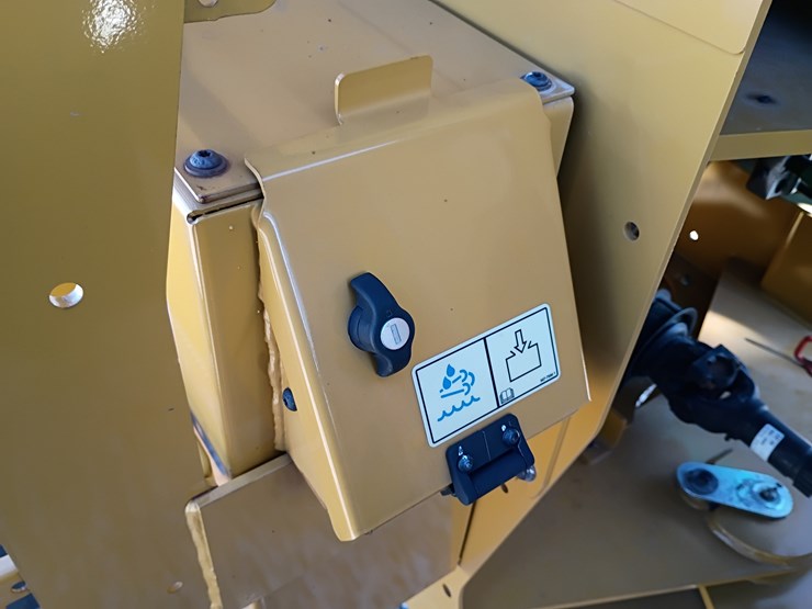 2023-caterpillar-910-image-69