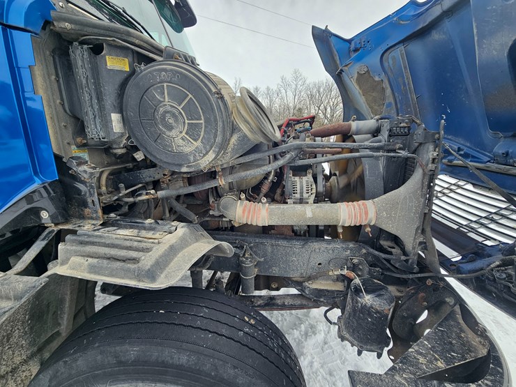 2007-freightliner-columbia-120-image-43