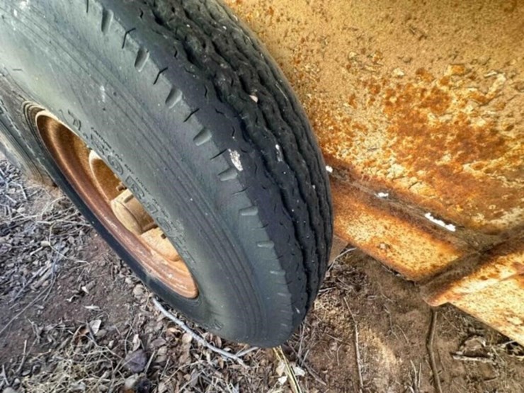 gooseneck-livestock-trailer-image-12