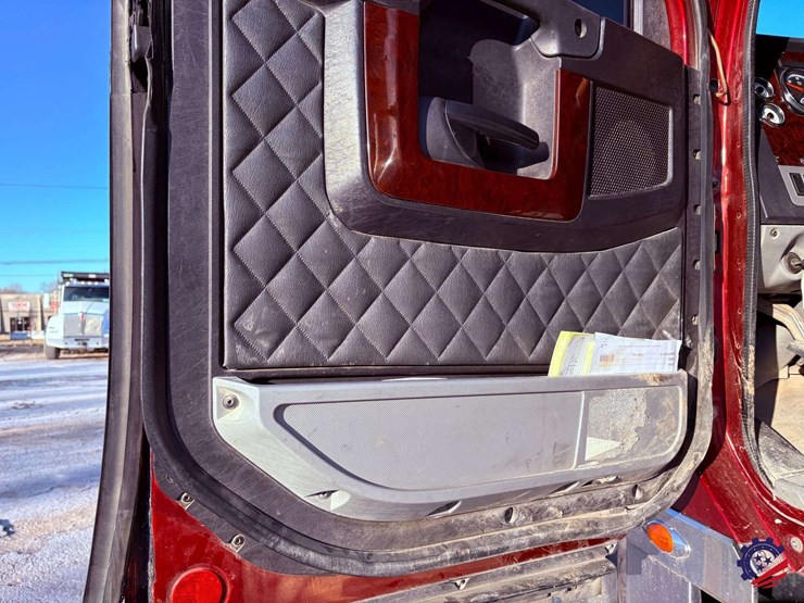 2018-freightliner-sd122-tri-axle-dump-truck-image-49