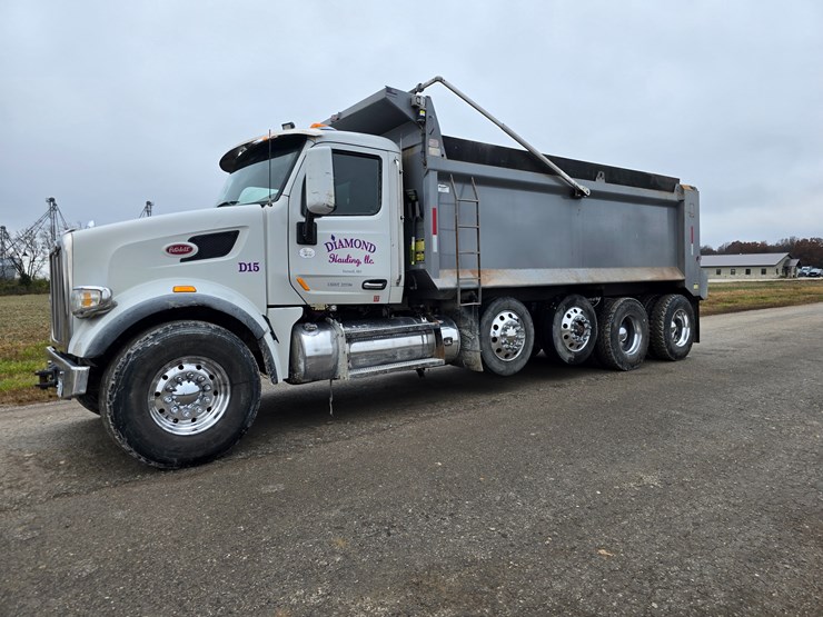 2020-peterbilt-567-image-7