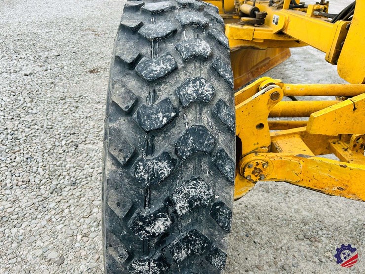 2003-volvo-g710b-image-12