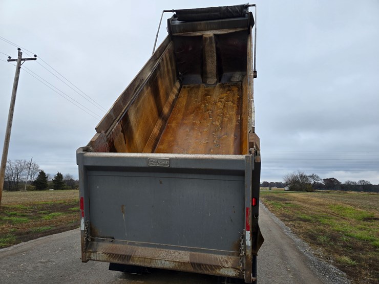 2020-peterbilt-567-image-67