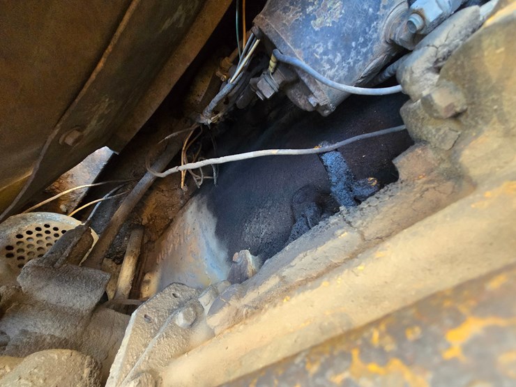 caterpillar-d6b-image-32