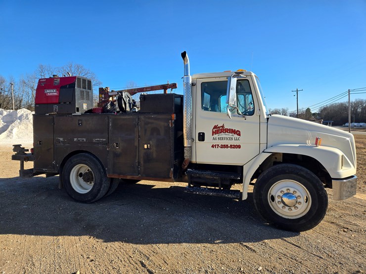 1996-freightliner-fl70-image-20