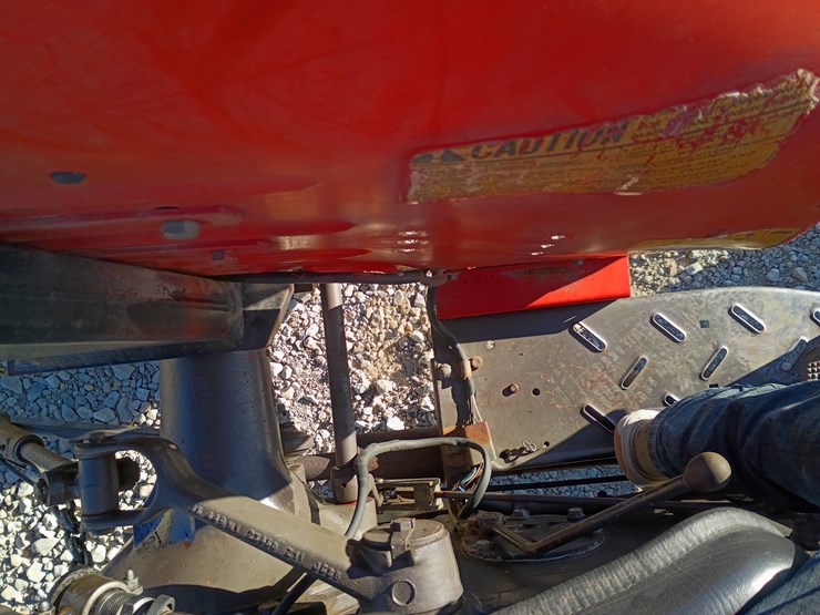 1983-massey-ferguson-240-image-40