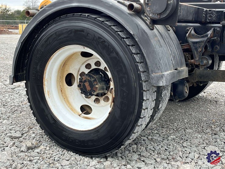 2004-ford-f650-image-9