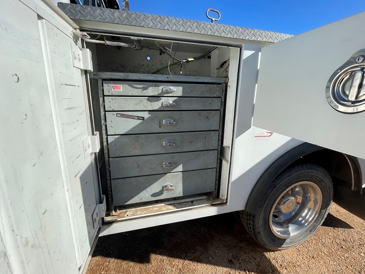 2013-ford-f450-image-26