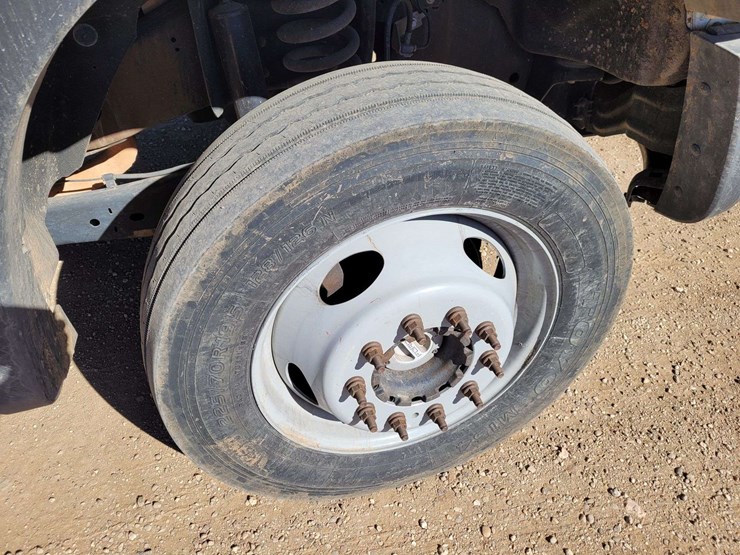 2016-ford-f550-image-5