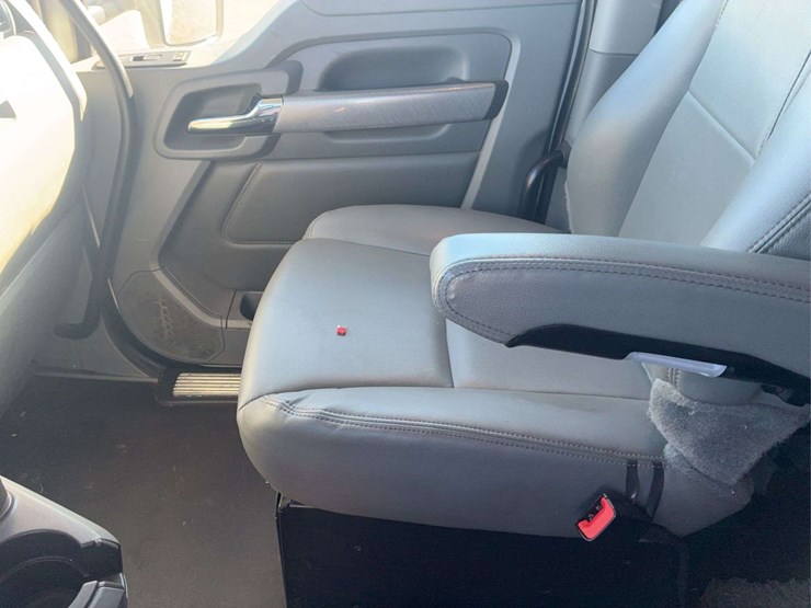 2017-kenworth-t680-image-26