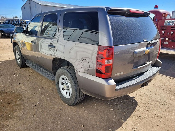 2013-chevrolet-tahoe-ls-image-7