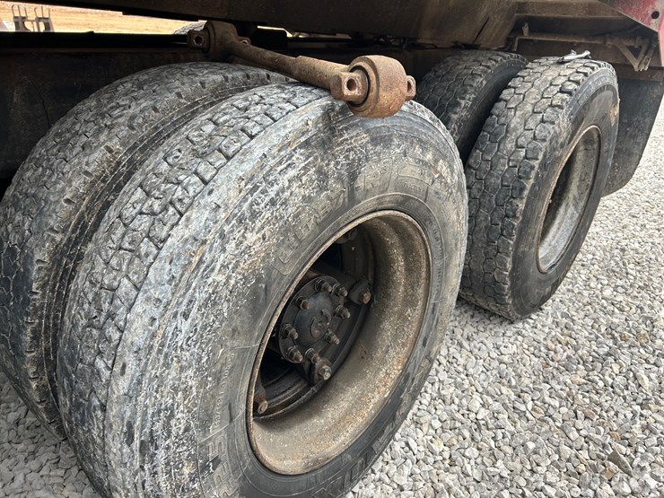 1988-peterbilt-357-image-39