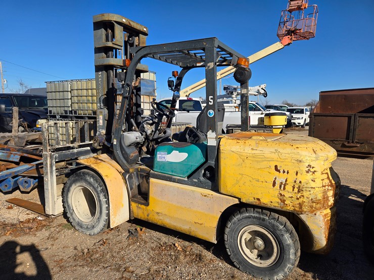 komatsu-fd45t-8-image-4