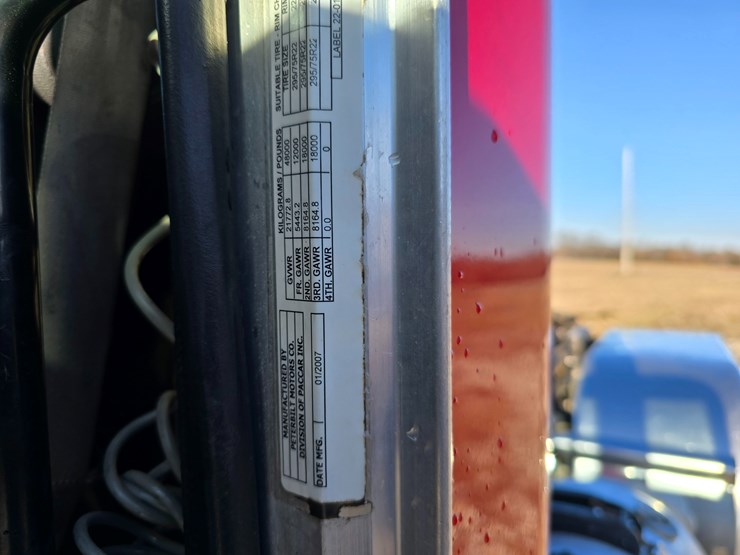 2008-peterbilt-388-image-43