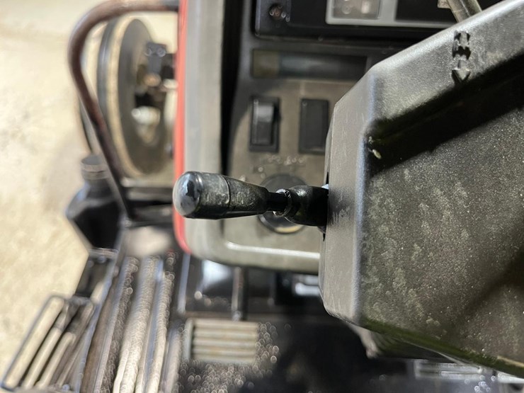 case-ih-5140-image-23