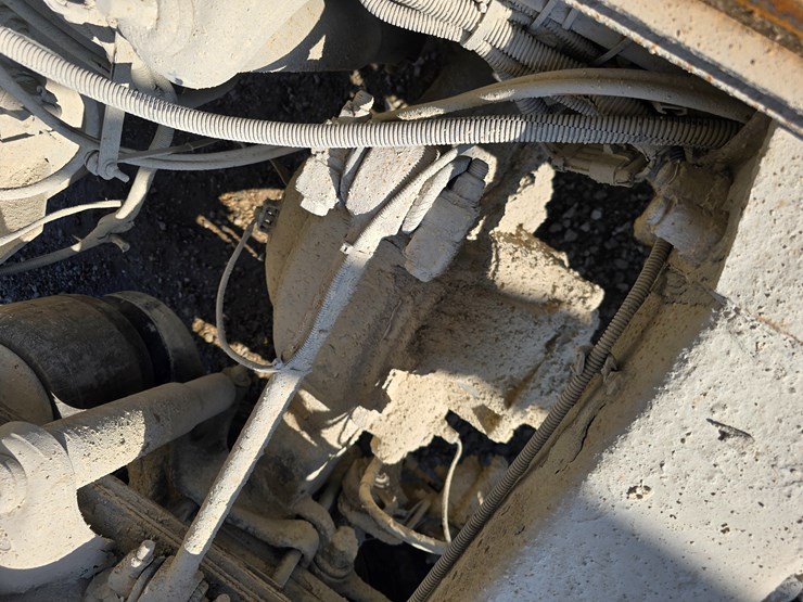 1999-peterbilt-330-image-70