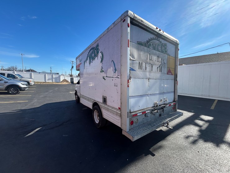 2006-ford-e450-image-13