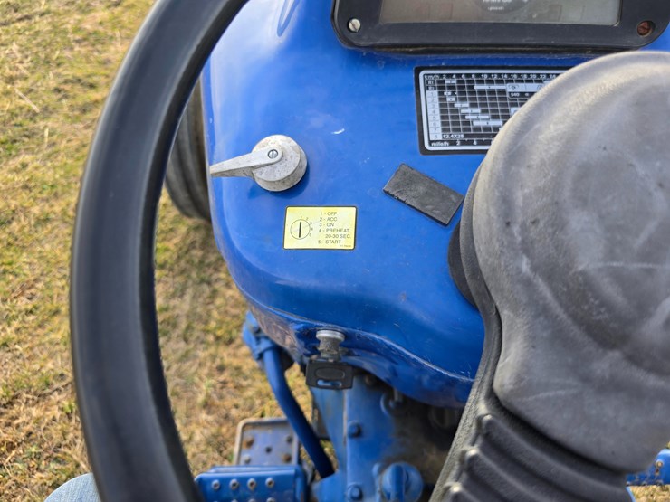 2006-farmtrac-535-image-44