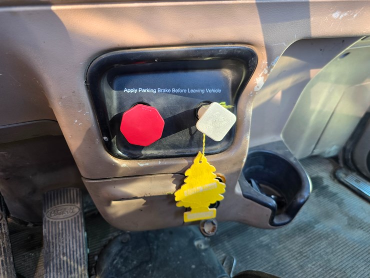 2008-peterbilt-388-image-59